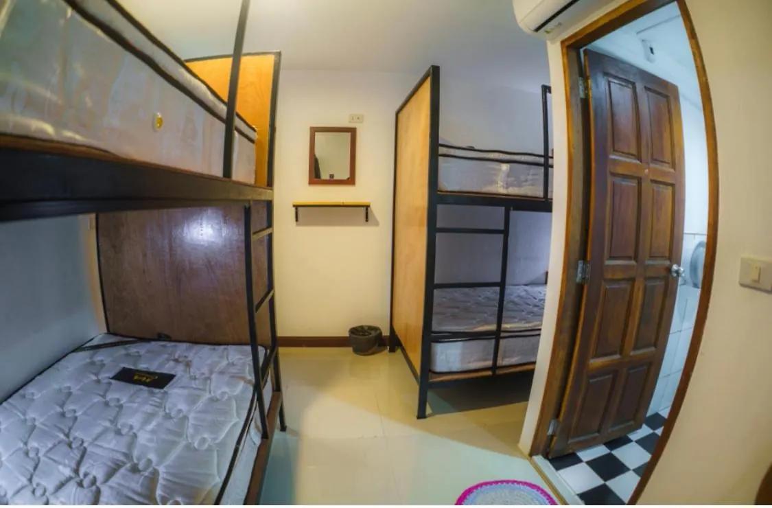Nitro House Hostel Tau-sziget 5*,